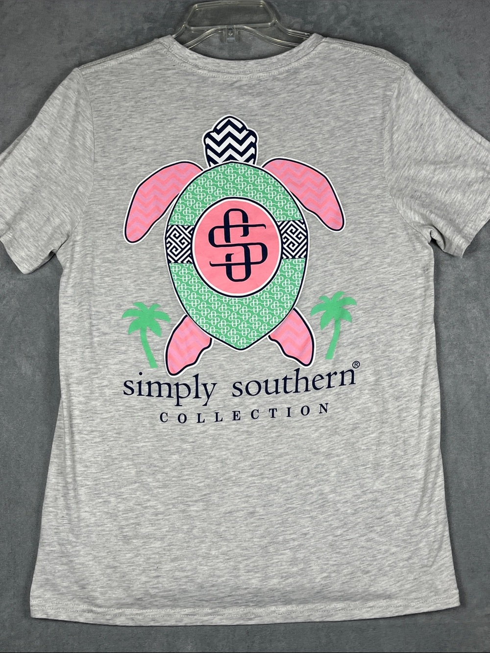 Simply Southern Women’s Large Sea Turtle Graphic T Shirt Gray